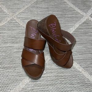 Rich brown wedges